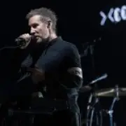 Massive Attack banned from Singapore after Palestinian flag stunt