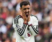 Michael Carrick Defends Bruno Fernandes Against 'Lazy' Criticism