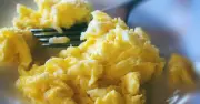 Microwave Scrambled Eggs in 75 Seconds: No Pan Needed