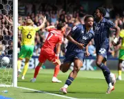 Millwall beat Norwich 3-0; Portsmouth win at Lincoln