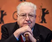 Moritz de Hadeln: Venice Film Festival director dies at 85
