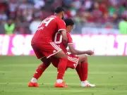 Musiala collapses in Bayern friendly, caught by teammate Saibari