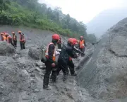 Nepal floods trap hundreds at hydropower plant