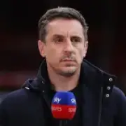 Neville: Sanchez 'undermines' Chelsea, Alonso must replace him