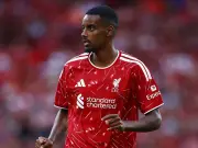 Newcastle fans boo Alexander Isak on Liverpool return to Tyneside
