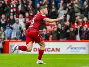 Nisbet's stoppage-time penalty earns Aberdeen 2-1 win over Hearts