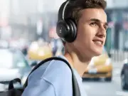 Noise-cancelling headphones cut from £50 to £32 drown out 'aircraft engine sound'