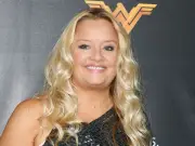 Oncologist lists breast cancer symptoms to watch for after Lucy Davis news