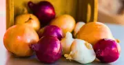 Paper bag trick keeps onions and garlic fresh for 3 months