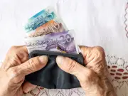 Pensioners warned not to pay £1,000 for free benefits claim