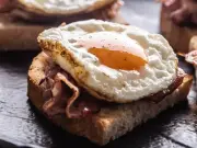 Perfect fried egg yolks: the one overlooked step you need