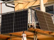 Plug-in solar panels cut bills by £150 without rooftop install