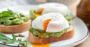 Poached eggs in 60 seconds: French chef's microwave hack