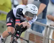 Pogacar wins Vuelta opener by 0.09 seconds over Hayter