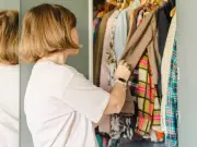 Prevent wardrobe mould with rice and lemon oil hack