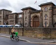 Probation chief doubts service can cope with early prisoner releases