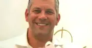Retired firefighter sues steakhouse over oyster-linked brain damage