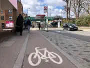 Scrap 'death trap' floating bus stops, London charity demands