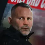 Seaman backs Arsenal's Dowman to match Giggs