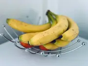 Simple tin foil trick keeps bananas fresher for longer