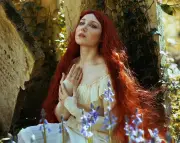 Swoon review: Bebe Cave's dazzling satire of Pre-Raphaelite muses