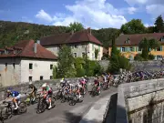 Tour de France Femmes hit by 'fake boobs' row over bra padding