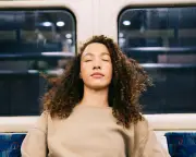 Travel Etiquette Guide Sparks Reader Responses on Seat Giving