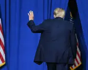 Trump's Midterm Campaign Relies on Devotion, Not Policy