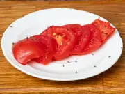 Two Kitchen Items That Repel Fruit Flies Naturally