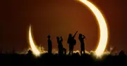 UK doctor warns: 2 seconds of eye damage risk in solar eclipse
