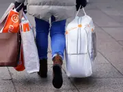 UK Heatwave Cuts Retail Footfall in July High Streets