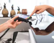 US credit card debt nears record high at $1.26tn