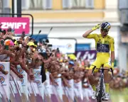 Vollering wins Tour de France Femmes after Niewiadoma row