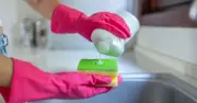 Washing-up liquid: The surprising fix for creaky doors