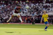 West Ham sink Pompey in Carabao Cup as Sullivan ignores advice to stay away
