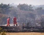 Wildfires: firefighters can't handle this crisis alone