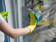 Window Cleaning in Sunlight: Expert Advice and Tips