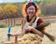 Woman Grows Own Dress in Slow Fashion Experiment