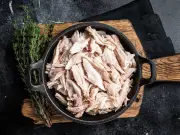 Woman shares simple hack to shred chicken in seconds without forks