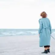 Woman waited on a beach for a soulmate that ChatGPT invented