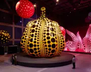 Yayoi Kusama's Art: A Retrospective of Enduring Influence
