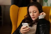 Young female investors' pots nearly £4,600 bigger than men's