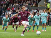 Zian Flemming urged to stay at Burnley amid Everton transfer links