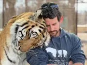 Zookeeper killed by tiger as wife and daughter watch