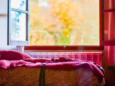 10-minute morning task keeps bedroom warm all night without heating