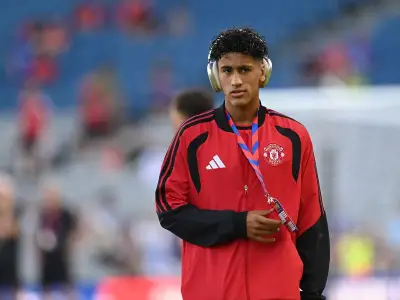 Arsenal warned to check JJ Gabriel character before Man Utd move