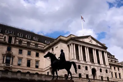 Bank of England's Alan Taylor: Rate Hike Case 'Not Compelling'