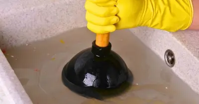 Clear drains in 10 minutes with dish soap instead of vinegar