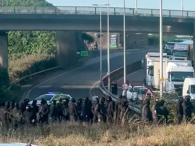Dover 'paramilitary' thugs storm port and trap motorists