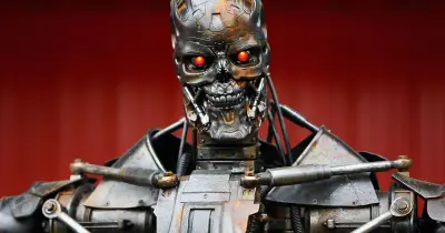 Downing Street backs open AI risk talks as extinction fears grow